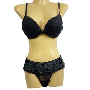 NWT VS Dream Angels Black Velvet Lace Push-Up Bra 34C Thong Medium Set